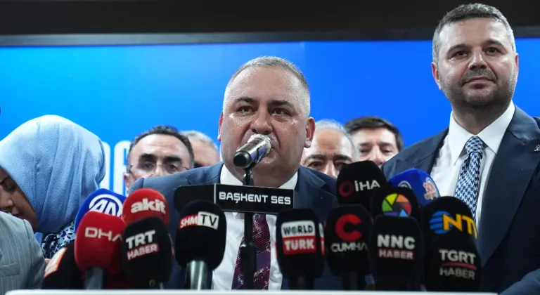 Keçiören Belediye Başkanı Özarslan AK Parti İlçe Başkanlığında konuştu: