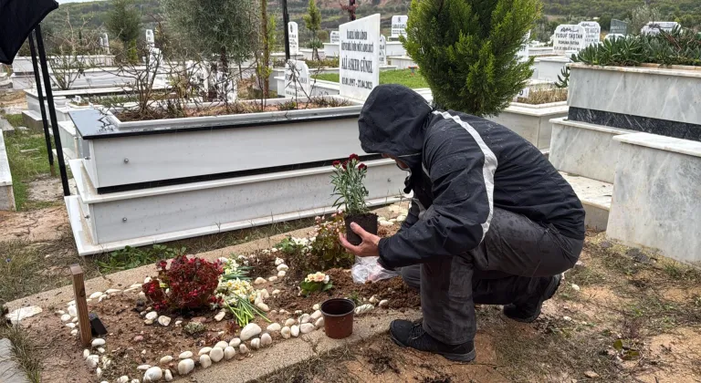 Keman sanatçısı Laçin Akyol, Mersin'deki mezarı başında anıldı