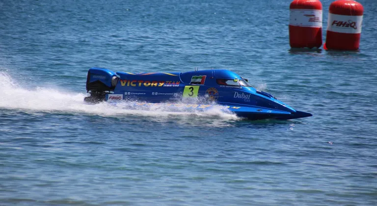 Kırgızistan, Issık Göl'de Formula 1 sürat teknelerinin yarışına ev sahipliği yapıyor