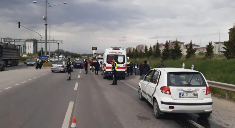 Kırıkkale'de iki otomobilin çarpıştığı kazada 7 kişi yaralandı