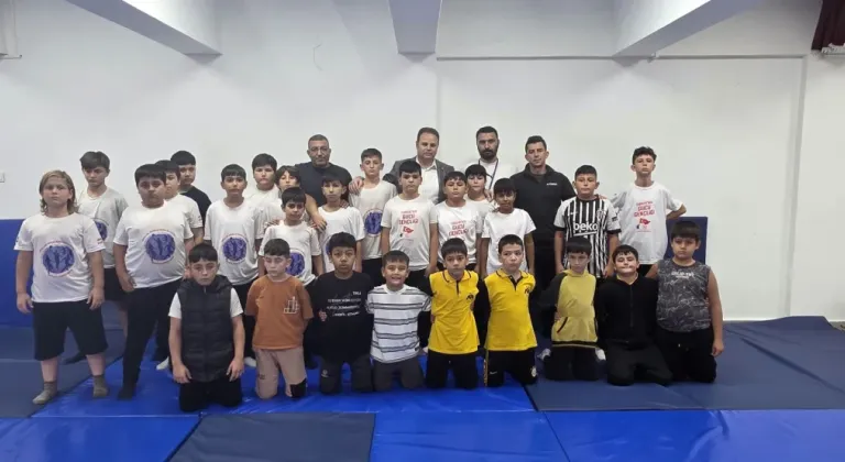 Kırıkkale'de öğrenciler güreşle spora kazandırılıyor