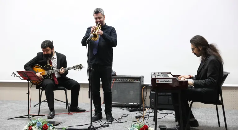 Kırklareli'nde 14 Mart Tıp Bayramı müzik dinletisiyle kutlandı