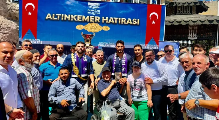 Kırkpınar başpehlivanı Erkan Taş'a Sinop'un Durağan ilçesinde coşkulu karşılama