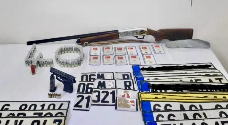 Kırşehir'de evinde sahte plaka basan şüpheli hakkında adli işlem başlatıldı