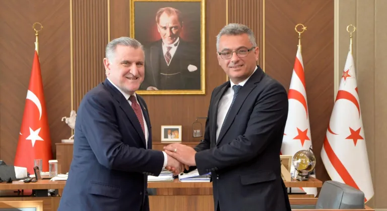KKTC Cumhurbaşkanı Erhürman, Gençlik ve Spor Bakanı Bak ile görüştü