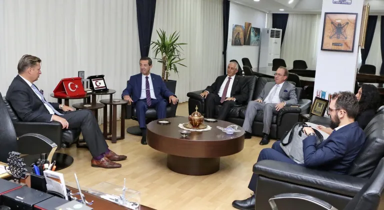KKTC Dışişleri Bakanı Ertuğruloğlu, Alman Milletvekili Krah'ı kabul etti