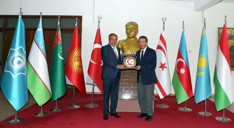 KKTC Dışişleri Bakanı Ertuğruloğlu, Azerbaycan Milli Meclisi heyetini kabul etti
