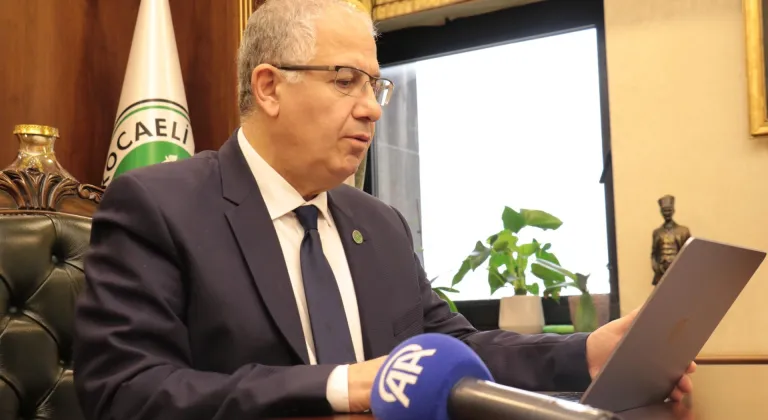 Kocaeli Üniversitesi Rektörü Cantürk, AA'nın "Yılın Kareleri" oylamasına katıldı