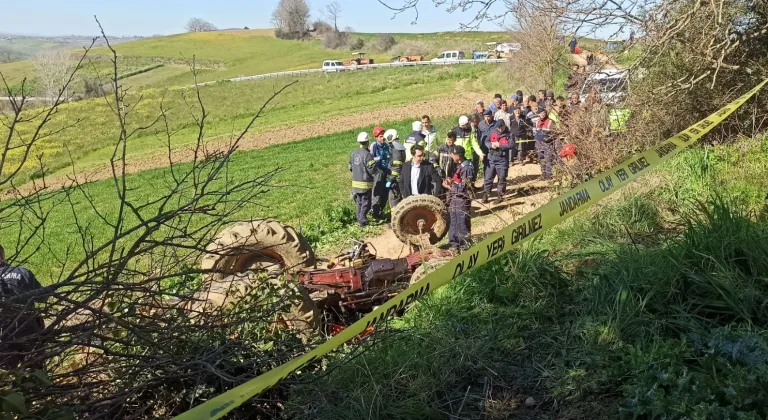 Kocaeli'de devrilen traktörün sürücüsü öldü