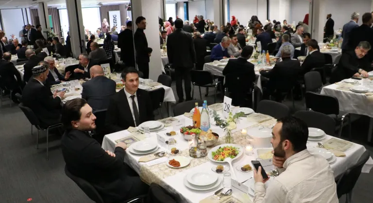 Köln'de İslam Toplumu Milli Görüş Teşkilatı iftar programı düzenlendi