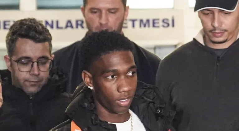 Kolombiyalı futbolcu Yaser Asprilla, Galatasaray için İstanbul'a geldi