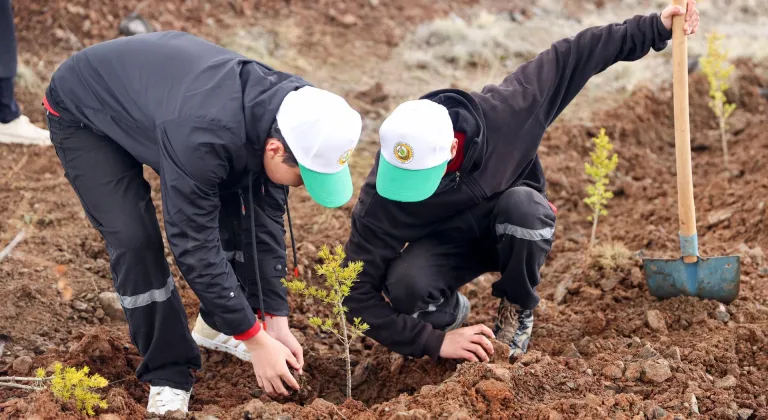 Konya'da 10 bin fidan toprakla buluşturuldu