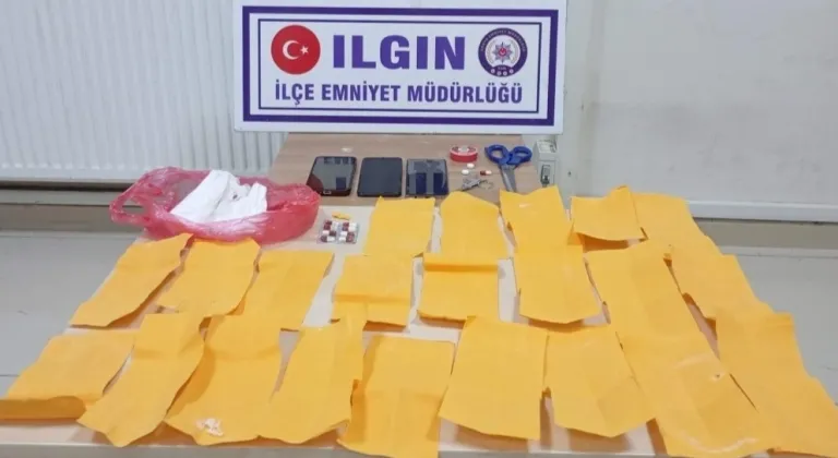 Konya'da araçlarında uyuşturucu bulunan 3 zanlı tutuklandı