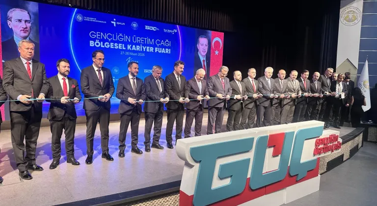 Konya'da "Gençliğin Üretim Çağı Bölgesel Kariyer Fuarı" başladı