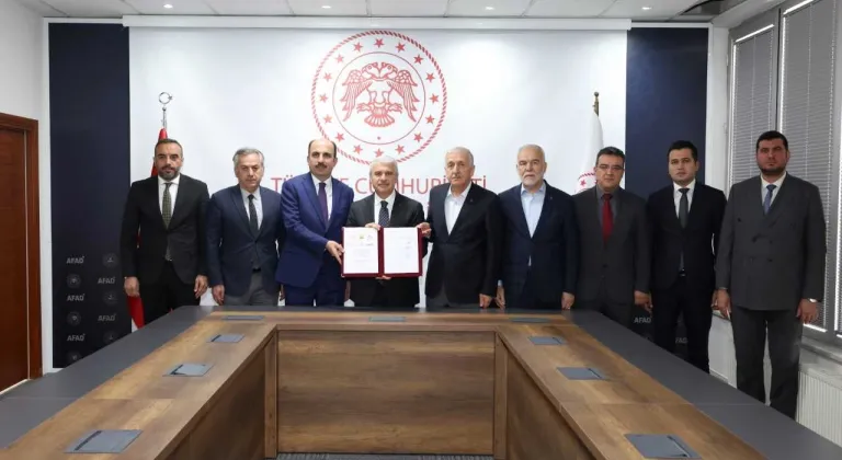 Konya'da iş dünyası ile öğrencileri buluşturacak fuar için imzalar atıldı
