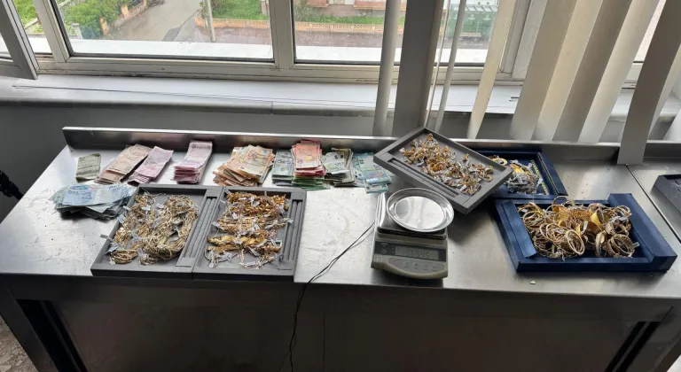 Konya'da kuyumcuyu soyup kaçan 4 şüpheliden 2'si yakalandı
