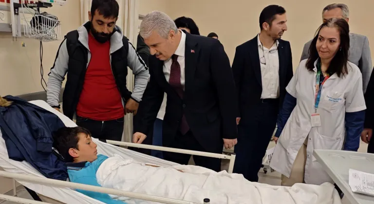 Konya'da öğrenci servisi ile belediye otobüsü çarpıştı, 26 kişi yaralandı