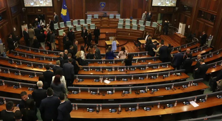 Kosova'da Meclis yeni cumhurbaşkanını seçemediği için yeniden erken genel seçime gidiliyor