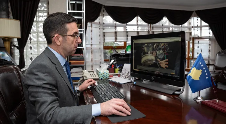 Kosova'nın Ankara Büyükelçisi Vrenezi, AA'nın "Yılın Kareleri" oylamasına katıldı