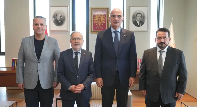 Kültür ve Turizm Bakanı Ersoy, 15 Temmuz Derneği yönetimini ağırladı
