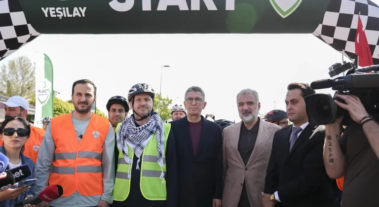 Küresel Sumud Filosu'na destek için pedallar İstanbul'da çevrildi