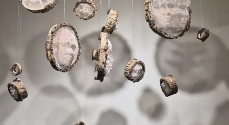 Loya Kader Öztürkmen'in "Dünden Sonra, Yarından Önce, Şimdi" sergisi Berlin'de açıldı