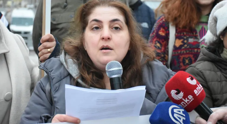 Malatya Demokratik Kadın Platformu, eşi tarafından öldürülen Beste Kızılay için eylem yaptı