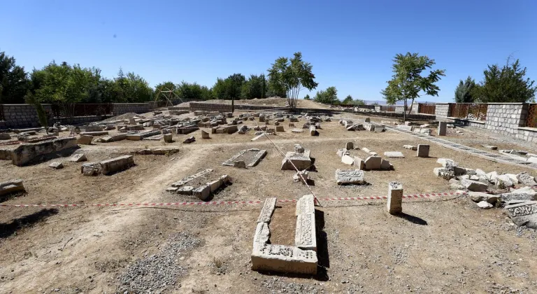 Malatya'daki Kırkkardeşler Mezarlığı turizme kazandırılacak