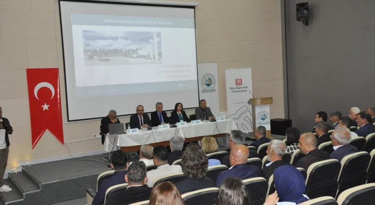 Malazgirt'te "Kapı, Fetih ve Kök: Hafıza Mekanları" sempozyumu yapıldı