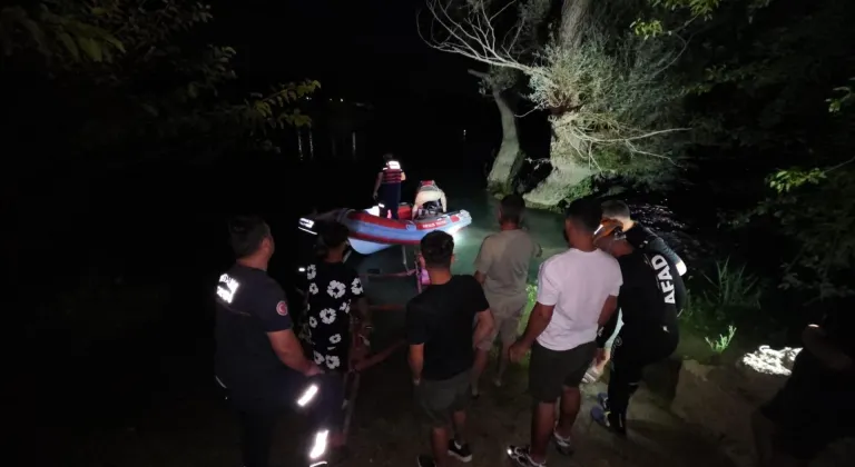 Manavgat Şelalesi'nde mahsur kalan 6 kişi kurtarıldı