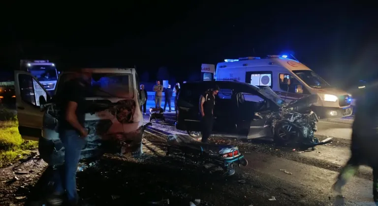 Manisa'da zincirleme trafik kazasında 5 kişi yaralandı
