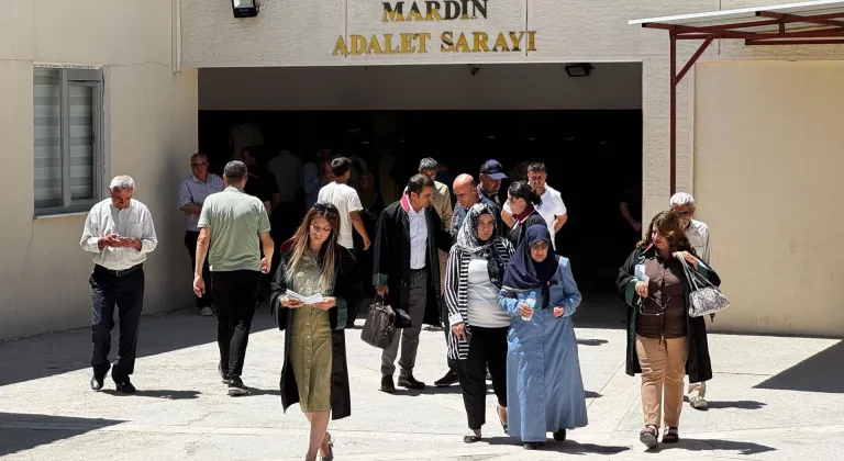 Mardin'de 3 kişilik ailenin ölümüne ilişkin davada sanıklar hakim karşısında