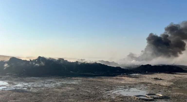 Mardin'de geri dönüşüm tesisinde çıkan yangın söndürüldü