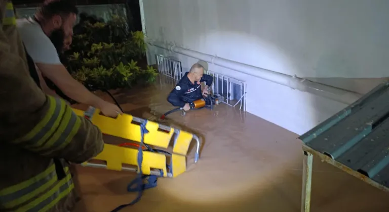 Mardin'de sağanak hayatı olumsuz etkiledi