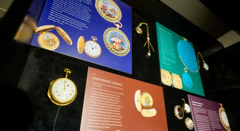 Mehmet Çebi'nin koleksiyonundan "cep saatleri" sergisi açıldı