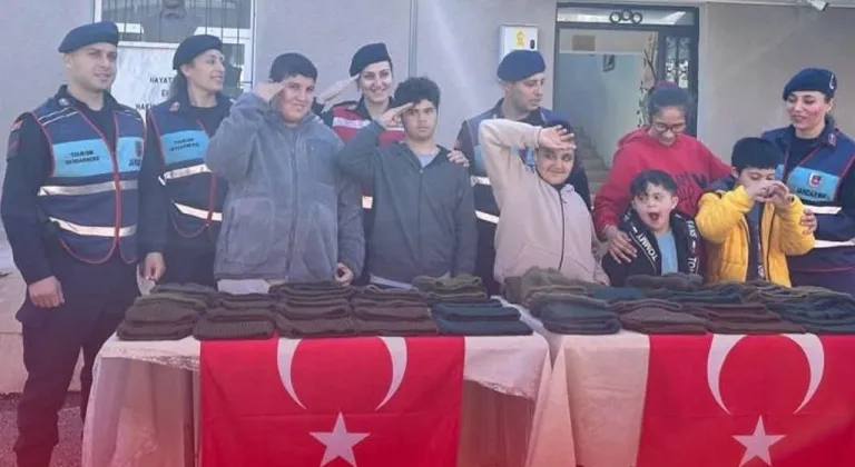 Velilerden Askerlere Sıcak Destek: 'Mehmetçik Üşümesin'
