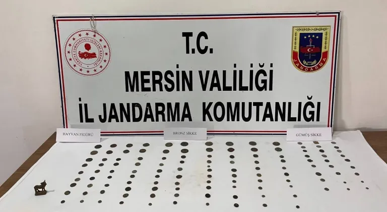 Mersin'de 125 sikke ve hayvan figürü ele geçirildi