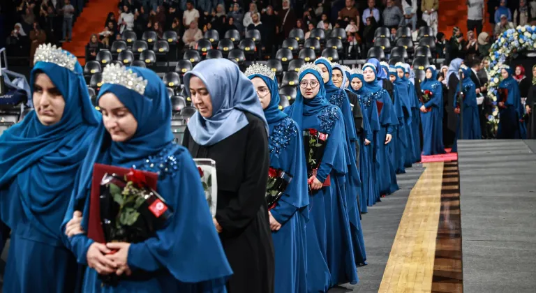 Mersin'de hafızlığını tamamlayan 260 öğrenci icazet aldı