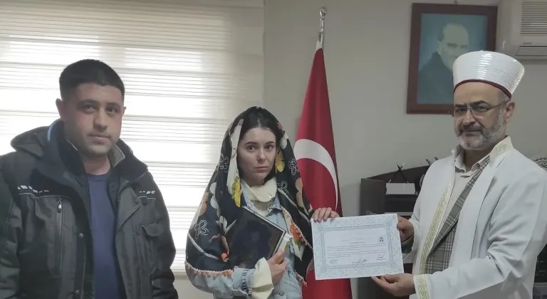 Mersin'e bir nükleer güç santralinde çalışmaya gelen Rus kadın Müslüman oldu