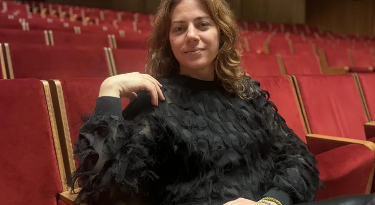Mezzosoprano Deniz Uzun, İDSO ile AKM'de konser verdi
