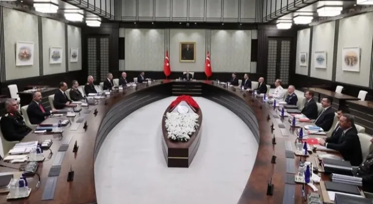 MGK, Beştepe'de Güvenlik Gündemiyle Toplanıyor









