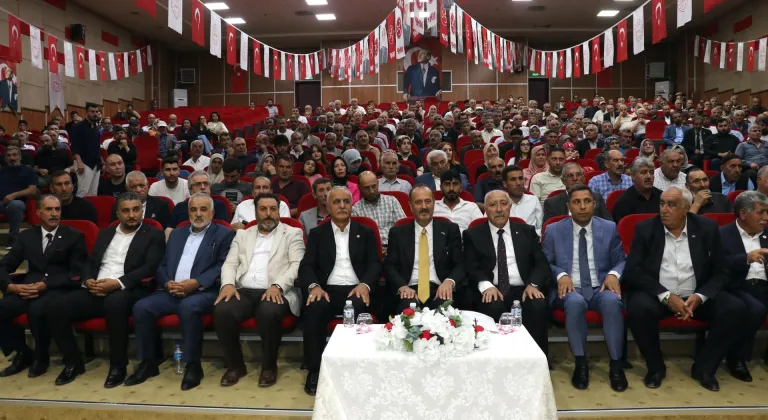 MHP Genel Sekreter Yardımcısı ve İzmir Milletvekili Osmanağaoğlu, Ağrı'da konuştu: