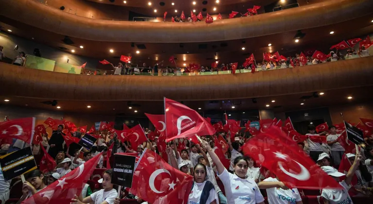 Milli Eğitim Bakanı Tekin, TÜGVA yaz okulu öğrencileriyle buluştu: