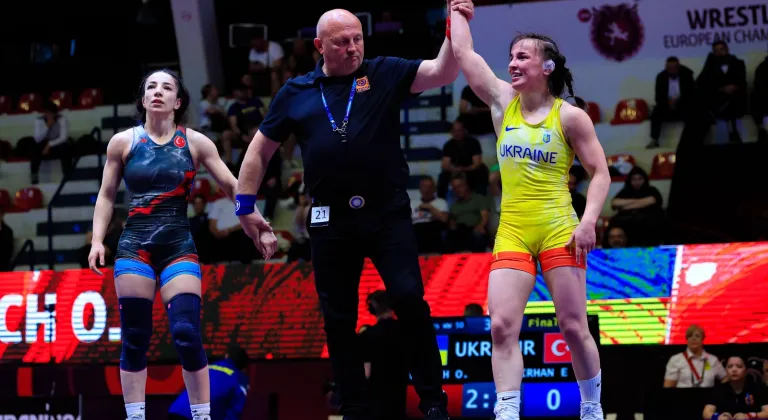 Milli güreşçi Evin Demirhan Yavuz, Avrupa Şampiyonası'nda gümüş madalya aldı
