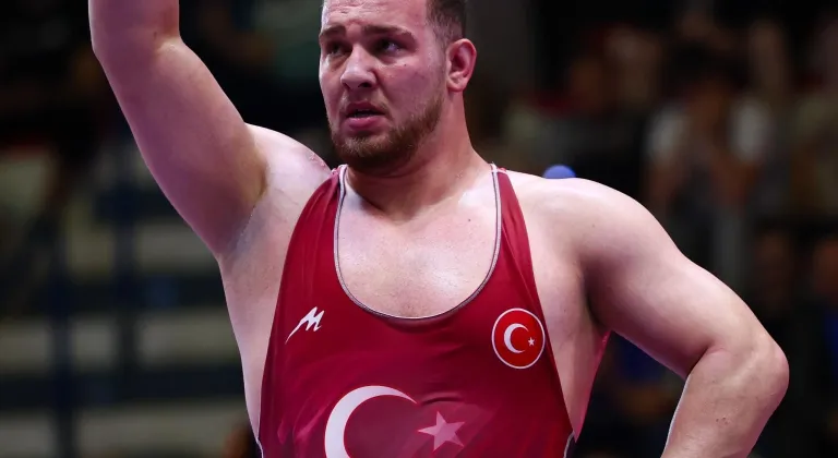 Milli güreşçi Hakan Büyükçıngıl, Avrupa üçüncüsü oldu