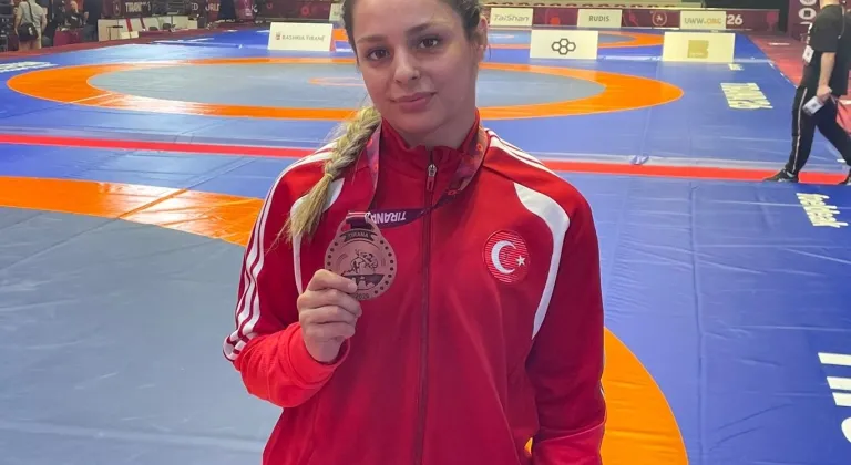 Milli güreşçi Tuba Demir, Avrupa üçüncüsü oldu