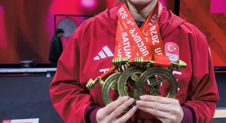 Milli halterci Cansel Özkan, Avrupa Şampiyonası'nda 3 bronz madalya kazandı