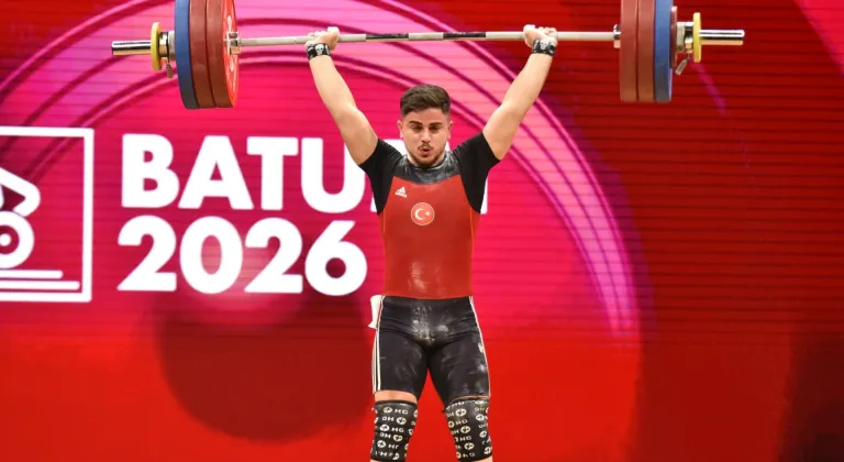Milli halterci Kaan Kahriman, Avrupa Şampiyonası'nda gümüş madalya kazandı