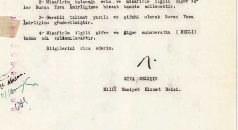 MİT, İran Devrimi'nin lideri Humeyni'nin Türkiye'de ikamet ettiği döneme ait belgeyi paylaştı
