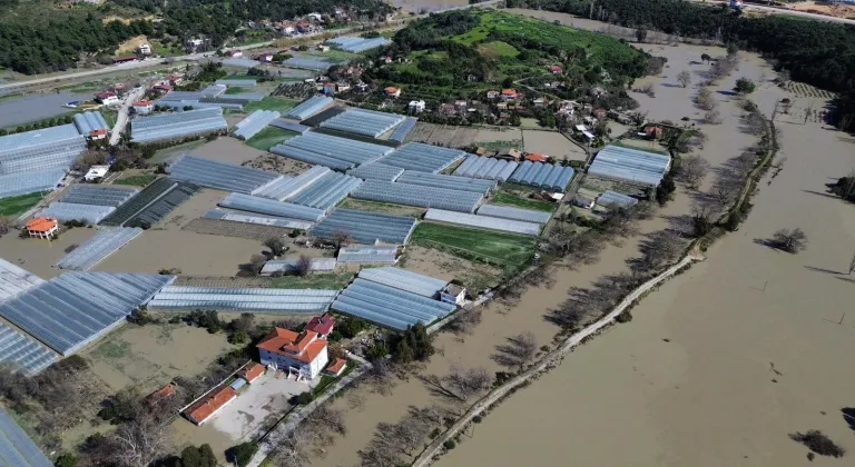 Muğla ile Antalya'da su basan seralar havadan görüntülendi